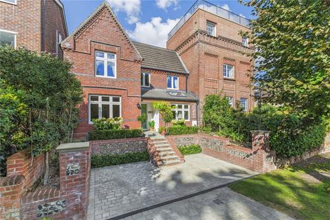 Northbrook Avenue, Winchester... 3 bed semi