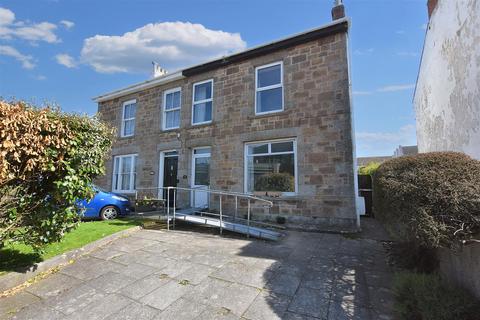 35 Trevenson Road, Redruth, TR15 3 bed semi