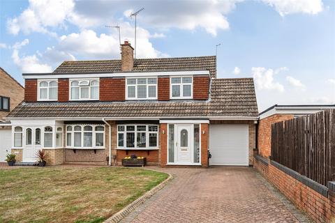 Aster Avenue, Kidderminster 3 bed semi