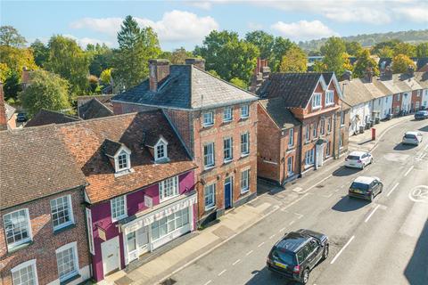 London Road, Marlborough, Wiltshire, SN8 2 bed apartment for sale