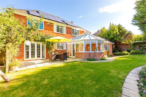 Bishops Green, Newbury, Berkshire, RG20 4 bed detached house for sale