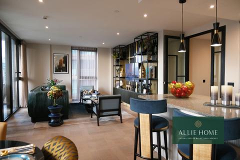 9, Arrival Square, London E1W 3 bed flat for sale
