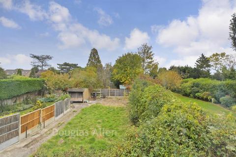 Rockingham Avenue, Hornchurch, Essex 3 bed detached house for sale