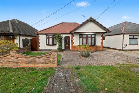 The Parkway, Canvey Island SS8 2 bed detached bungalow for sale