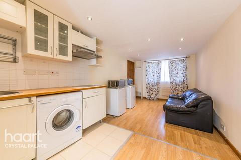 65 White Lodge, London SE19 3HR 3 bed townhouse for sale