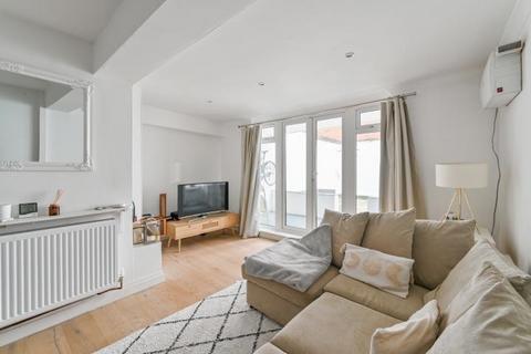 Ashbourne Road, Mitcham, Surrey, CR4 2 bed flat for sale