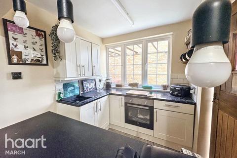 London Road, Chatteris 2 bed detached bungalow for sale