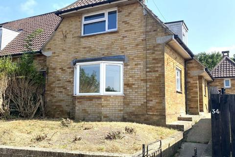 34, Clyffe Pypard, Swindon... 3 bed terraced house for sale