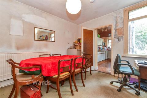 Woodside Road, Tonbridge, Kent 2 bed terraced house for sale