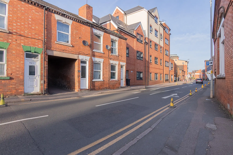 Woodgate, Loughborough LE11 2 bed end of terrace house for sale