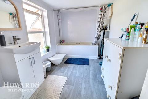 York Road, Great Yarmouth 2 bed end of terrace house for sale