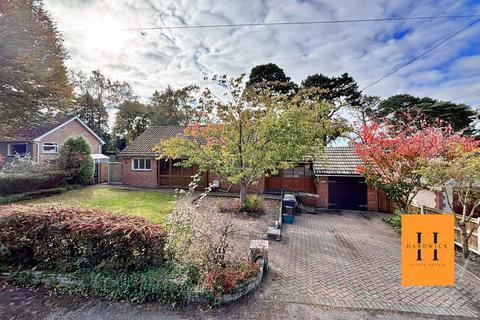 Croft Close, Corfe Mullen BH21 3 bed detached bungalow for sale
