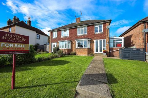 Junction Road, Burgess Hill, RH15 3 bed semi