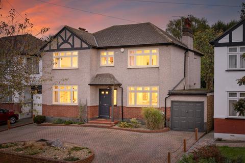 Fairdene Road, Coulsdon CR5 4 bed detached house for sale