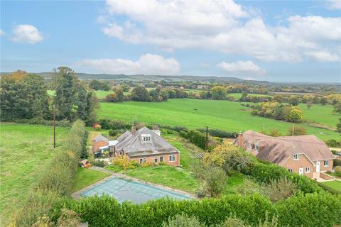 Ledge Hill, Market Lavington... 4 bed detached bungalow for sale