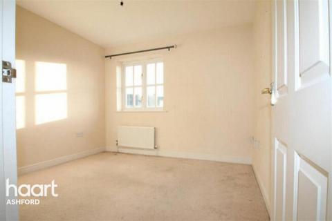 Fairview Drive, Ashford 3 bed terraced house for sale