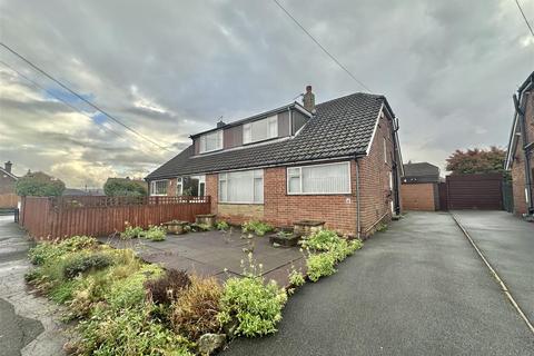 Norman Road, Mirfield 4 bed semi