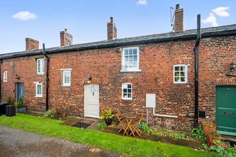 Bretton, Wakefield WF4 2 bed cottage for sale