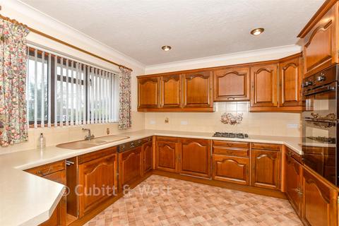 Pump Lane, Waterlooville, Hampshire 4 bed detached house for sale