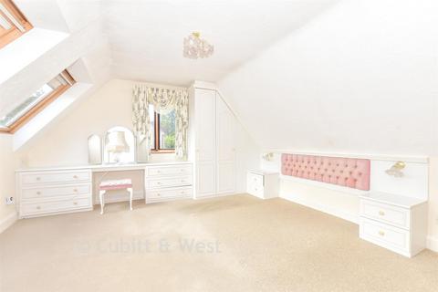Pump Lane, Waterlooville, Hampshire 4 bed detached house for sale