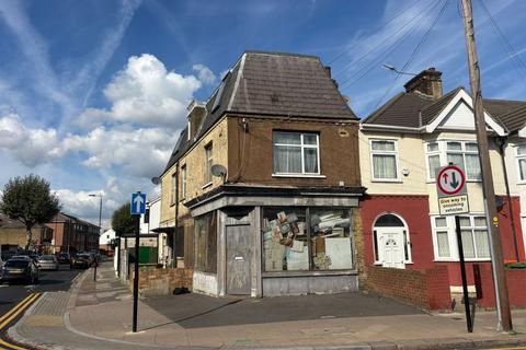 213B Church Road, Manor Park, London... 2 bed flat for sale