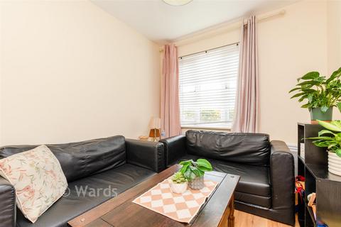 Covesfield, Gravesend, Kent 2 bed ground floor flat for sale
