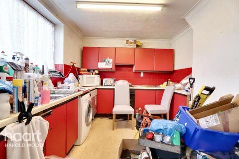 Straight Road, Harold Hill 3 bed terraced house for sale