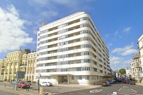 57 Embassy Court, Kings Road... 1 bed flat for sale
