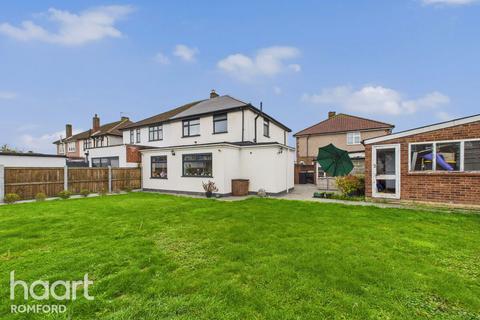 Don Way, Romford 3 bed semi