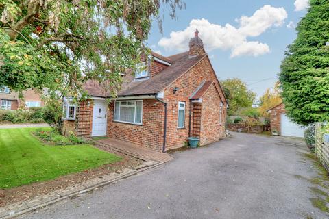 Cricket Ground, High Wycombe HP14 3 bed detached house for sale