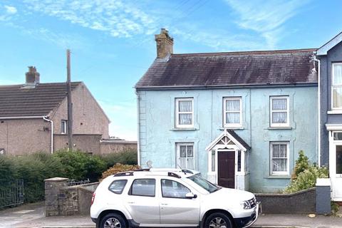 Plasmarl, Clynderwen, Dyfed, SA66 7NE 4 bed semi
