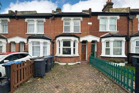 59 Moffat Road, Thornton Heath... 3 bed terraced house for sale