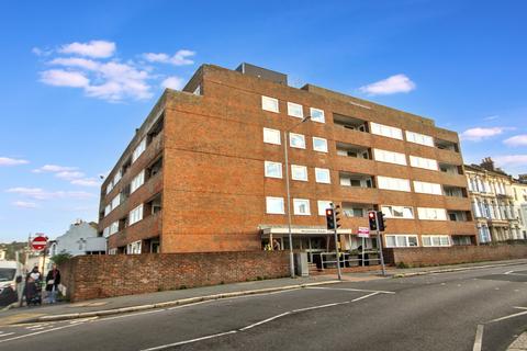 4 Hughenden Court, Mount Pleasant... 2 bed flat for sale