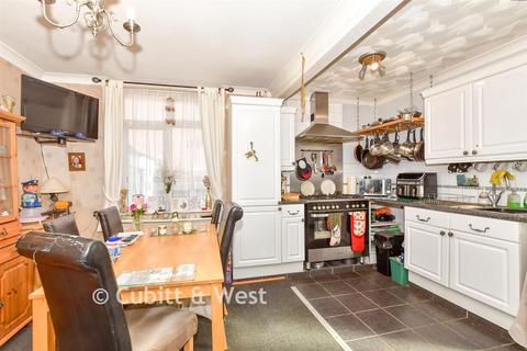 Park Lane, Bedhampton, Havant, Hampshire 3 bed chalet for sale