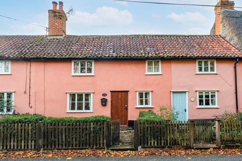 The Street, Eye IP23 2 bed cottage for sale
