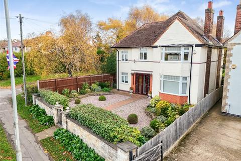 Pytchley Road, Northamptonshire NN15 4 bed detached house for sale