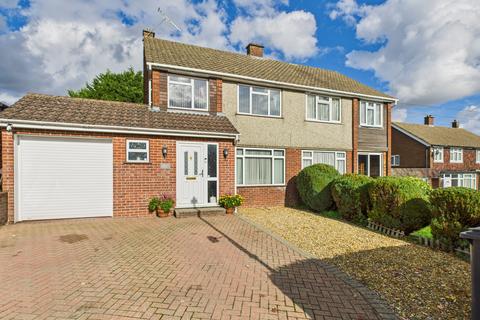 Hughenden Avenue, High Wycombe... 3 bed semi