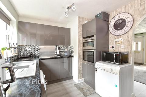 Stainers Close, Ryde, Isle of Wight 2 bed terraced house for sale