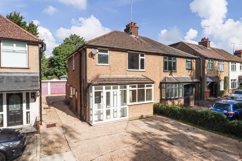 Batchwood Drive, St Albans, AL3 3 bed semi