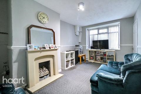 Sandhurst Avenue, Leeds 2 bed semi