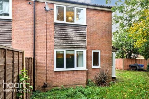 Margaret Close, Abbots Langley 1 bed terraced house for sale