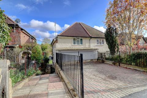 Underwood Road, High Wycombe HP13 2 bed semi