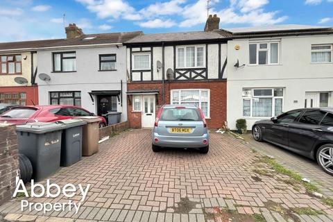 Leagrave Road, Luton, LU3 3 bed terraced house for sale