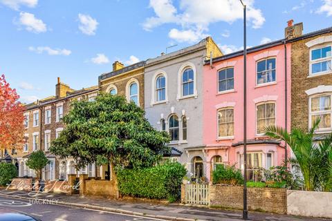 Cricketfield Road, London E5 1 bed flat for sale