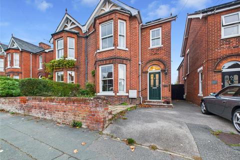 Maldon Road, Colchester, Essex, CO3 3 bed semi