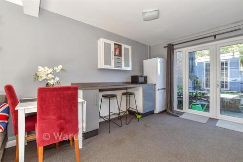 Rectory Way, Kennington, Ashford, Kent 3 bed terraced house for sale