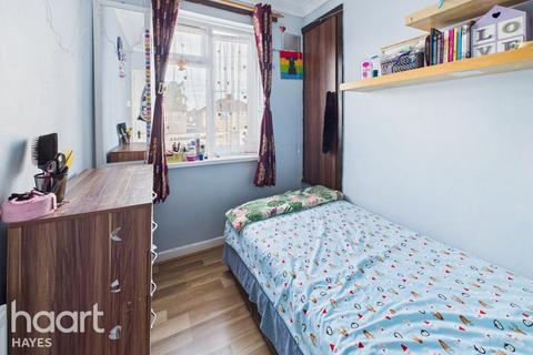 Willow Tree Lane, Hayes 2 bed maisonette for sale