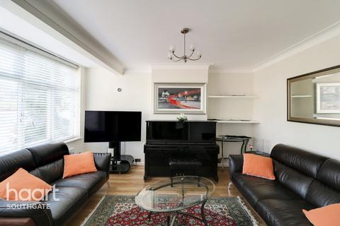 Shamrock Way, London 3 bed semi