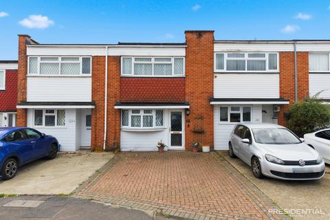 Chigwell IG7 3 bed terraced house for sale