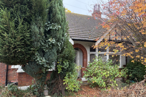 Woodford Bridge Road 3 bed bungalow for sale